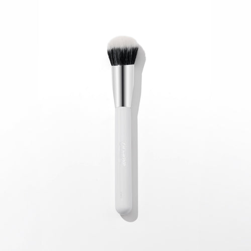Angled Blending Face Brush - Detailed Makeup Artistry Selection