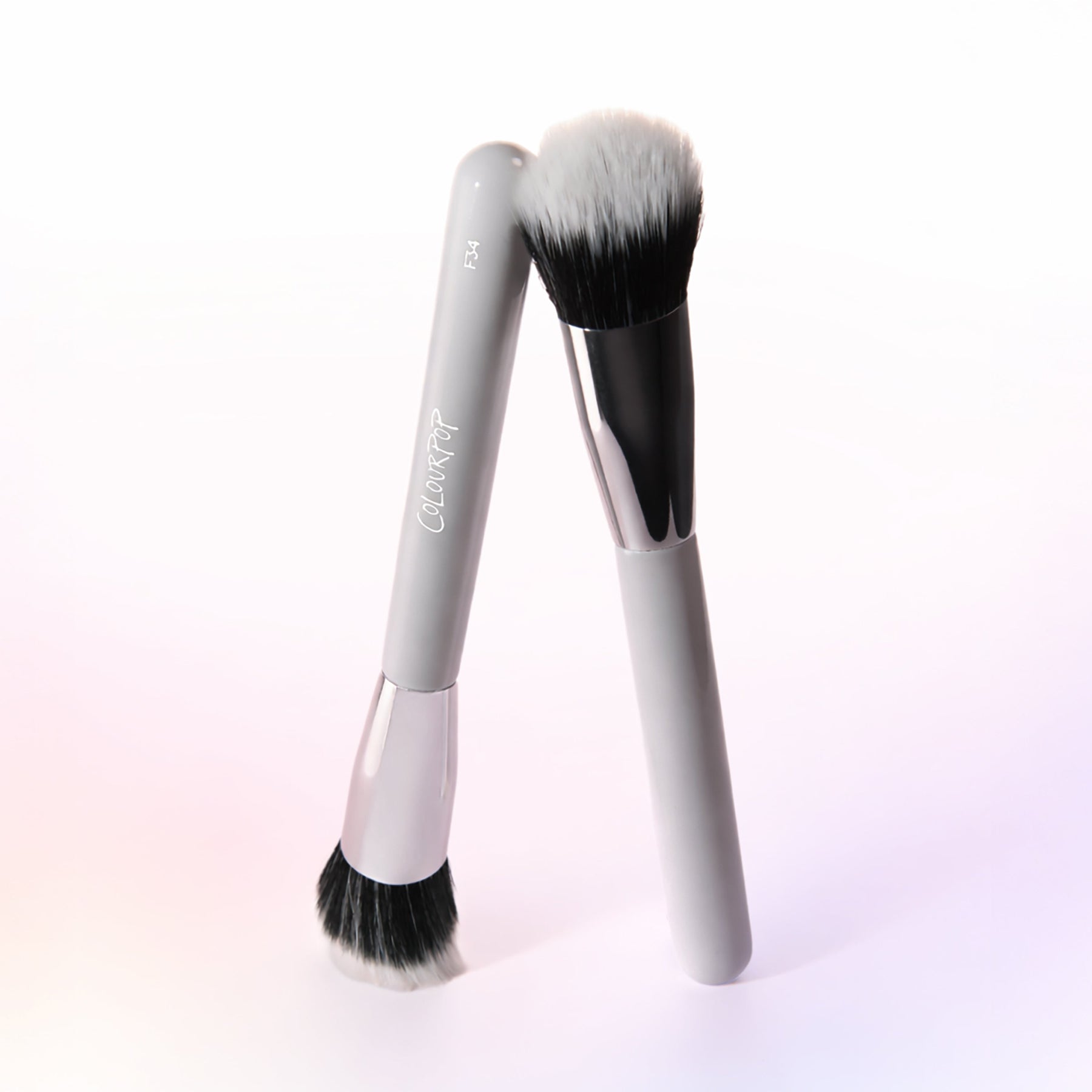 Angled Blending Face Brush - Detailed Makeup Artistry Selection