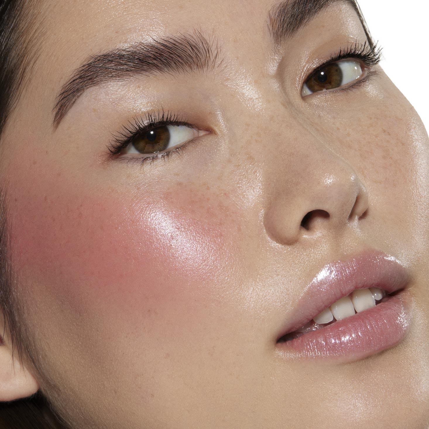 I Love It - Silky Daily Cheek Detail