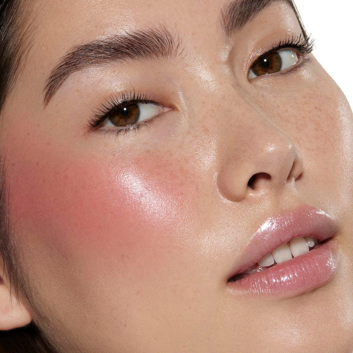 I Love It - Silky Daily Cheek Detail