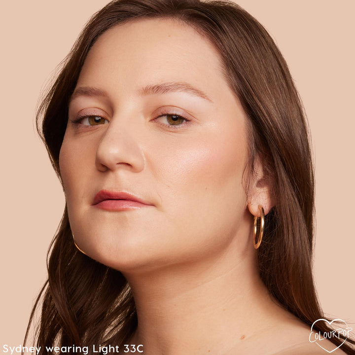 Light 33 C - Comfortable Premium Complexion Veil