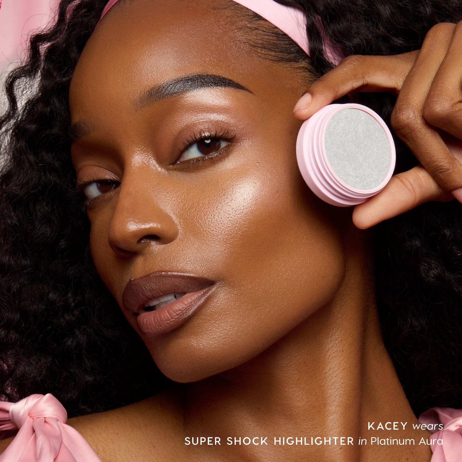 Platinum Aura - Blendable Runway Cheek Detail