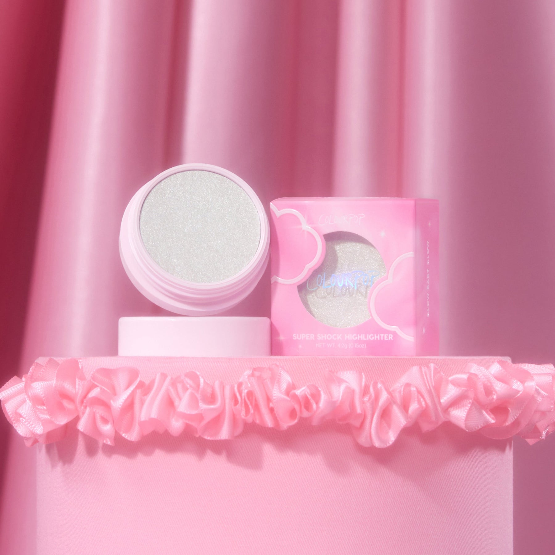 Platinum Aura - Blendable Runway Cheek Detail