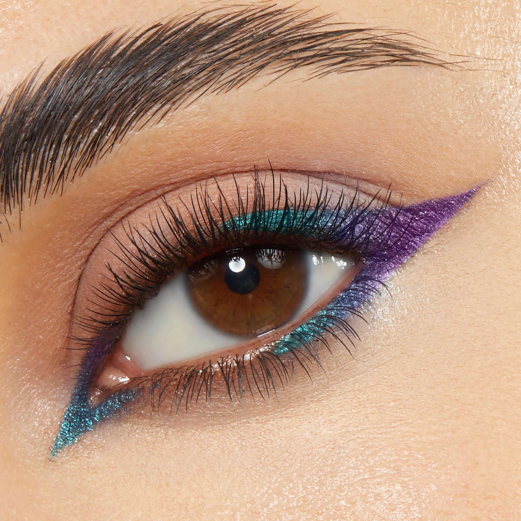 Power Trip - Lasting Effortless Liner Shape