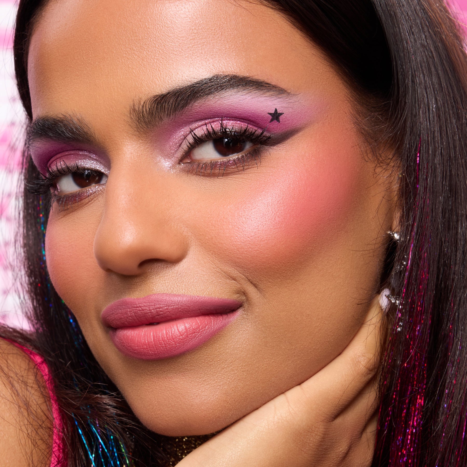 Just An Ordinary Girl - Silky Contemporary Beauty Discovery